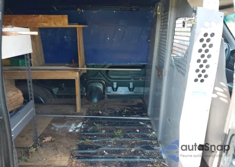 2000 Ford Econoline E350 Super Duty Wagon from USA, damaged, VIN 1FBSS31L2YHB46270